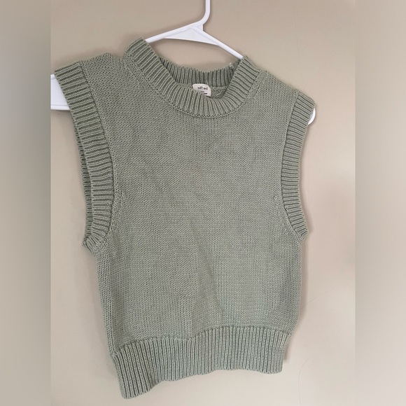 Wilfred aritzia sage green Knit Sweater Vest NWOT size XXS fits more big - Picture 4 of 5